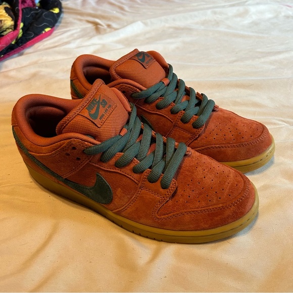 Nike SB Dunk Low Pro Burnt Sunrise Mystic Red Men’s 9 (HF3704-800) - Picture 1 of 8